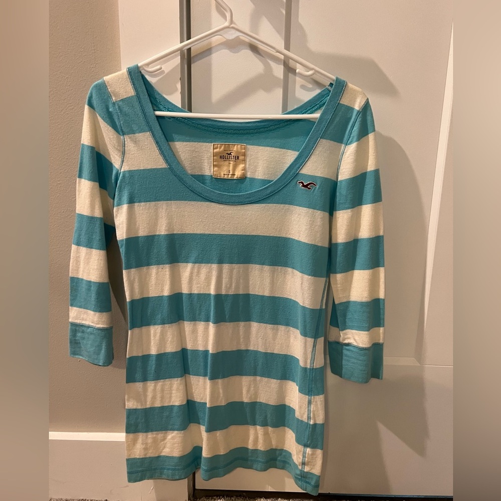 Hollister 3/4 Sleeve Scoop Neck Aqua and White Striped  Shirt